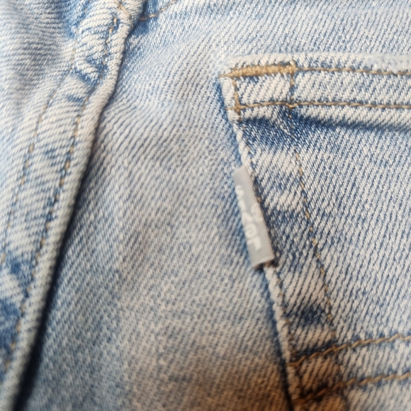 Levis Silver Tab 27x27 Womens Mom Style Jeans Distressed Faded Light Wash Denim - Picture 11 of 12